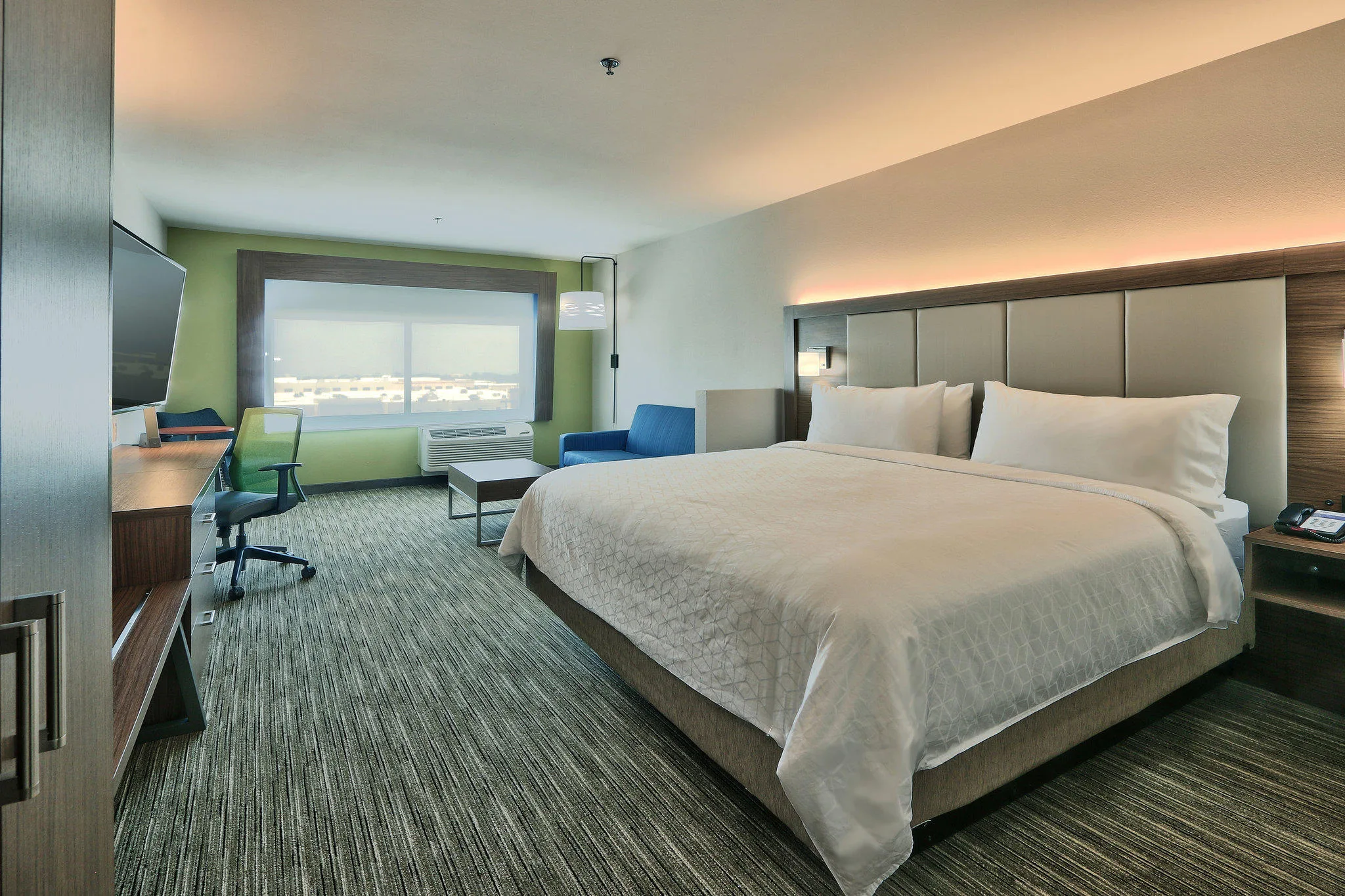 Holiday Inn Express & Suites Albuquerque East by IHG gallery image