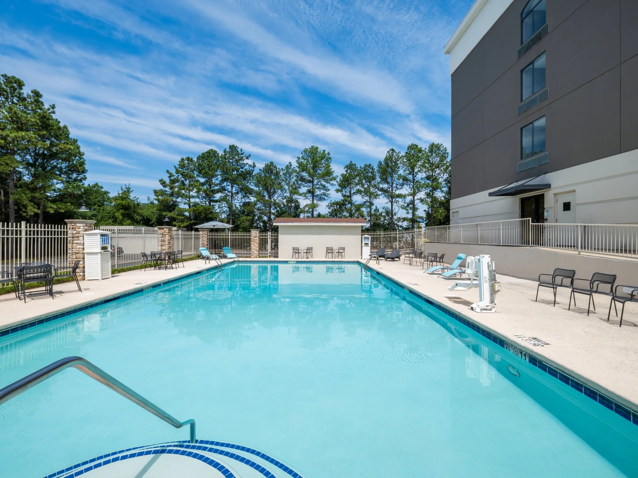 Holiday Inn Express & Suites Augusta West - Fort Gordon by IHG gallery image