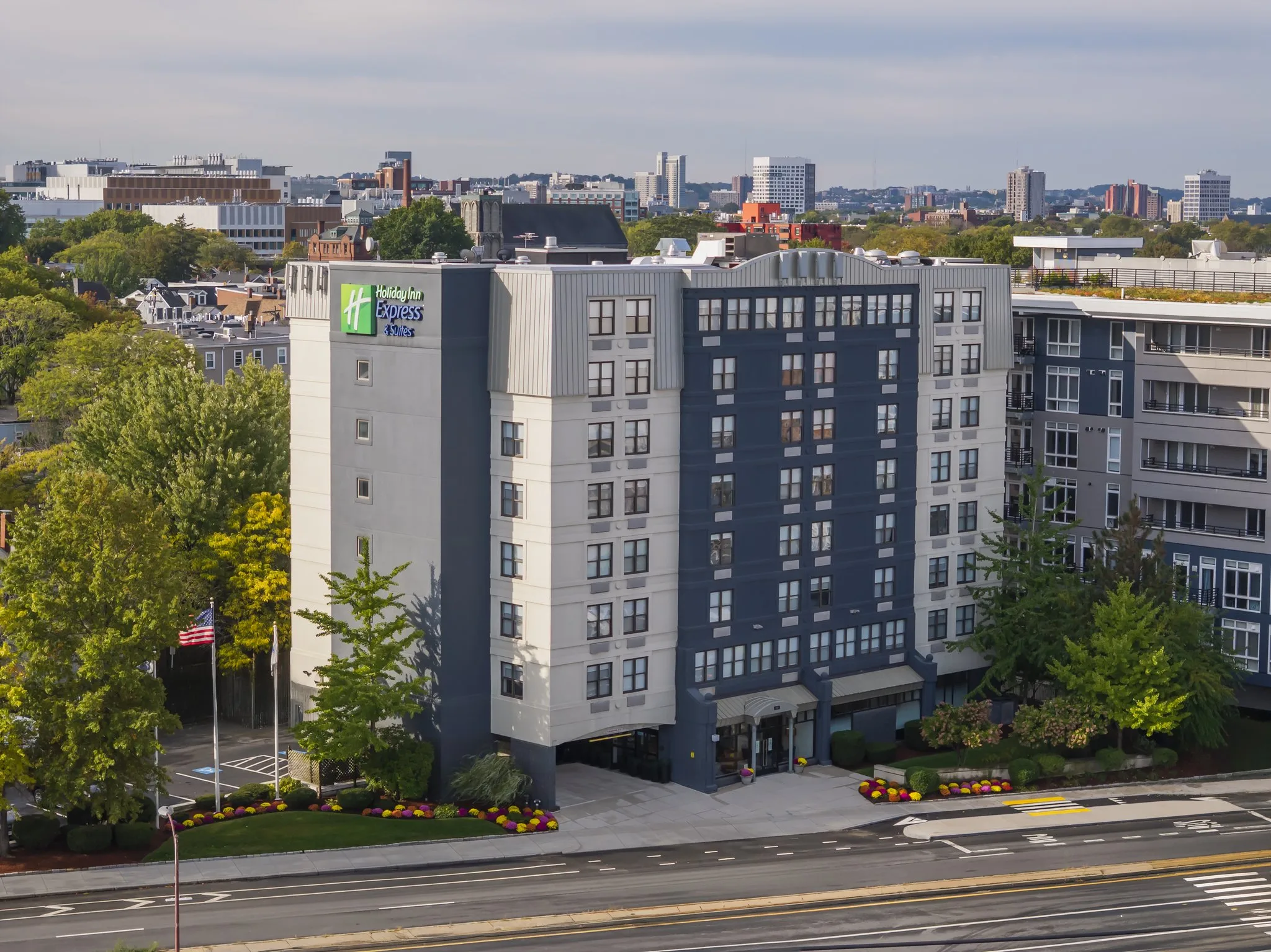 Holiday Inn Express & Suites Boston - Cambridge by IHG primary photo