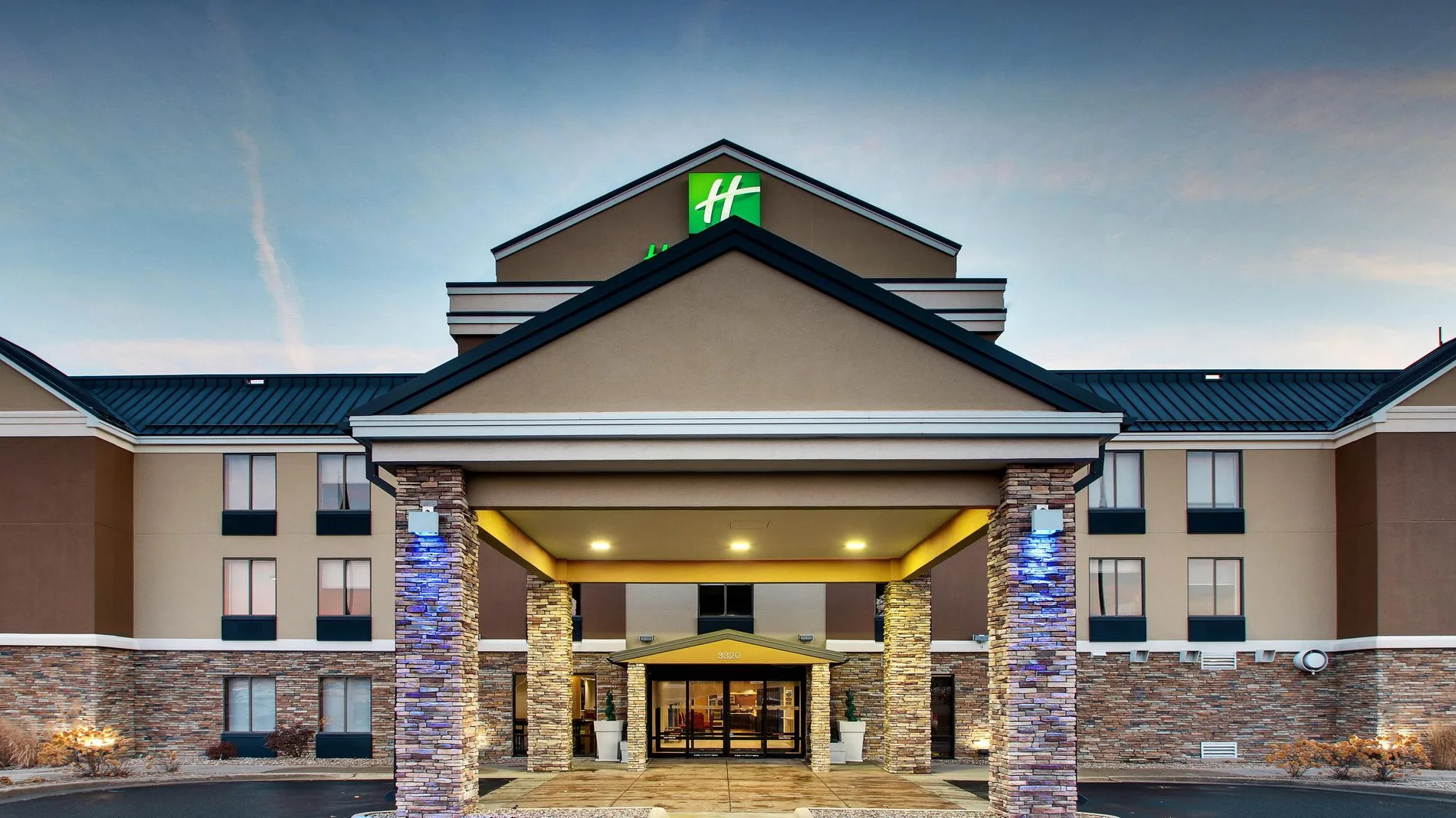 Holiday Inn Express & Suites Cedar Rapids-I-380 @ 33rd Ave by IHG primary photo