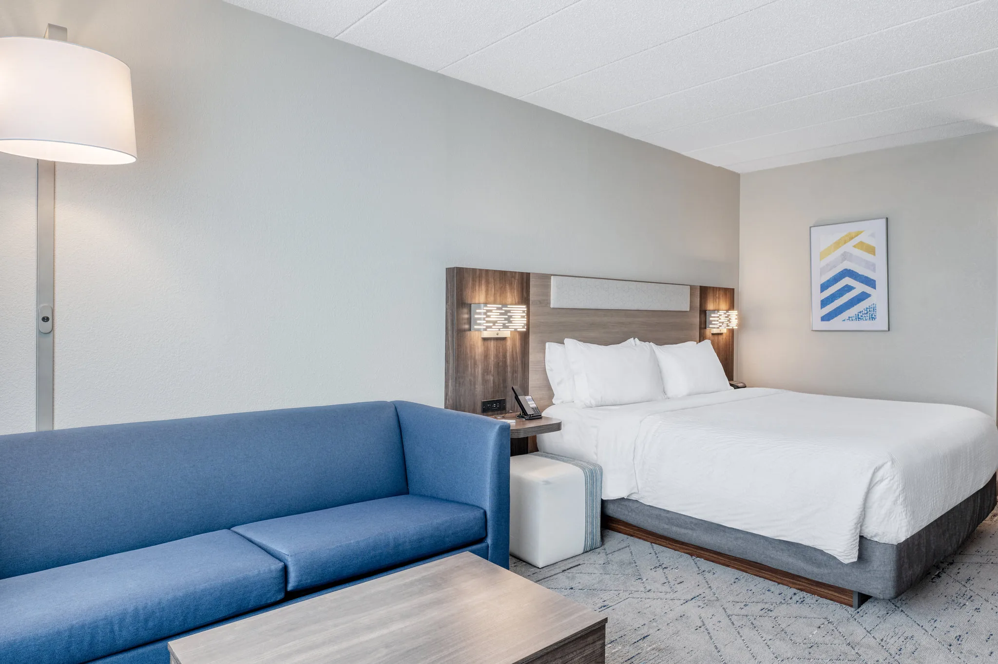 Holiday Inn Express & Suites Columbus Airport by IHG gallery image