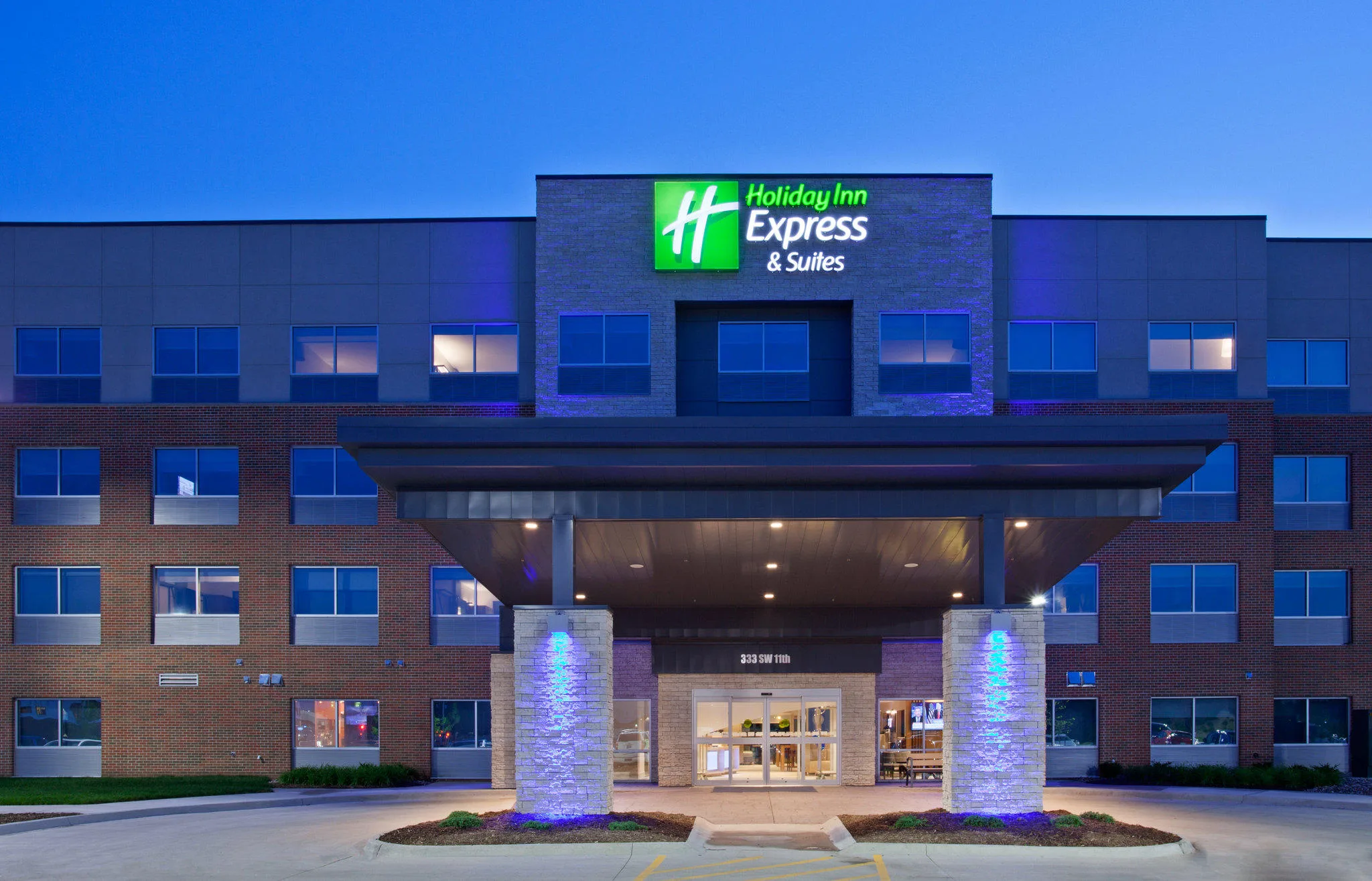 Holiday Inn Express & Suites Des Moines Downtown by IHG primary photo