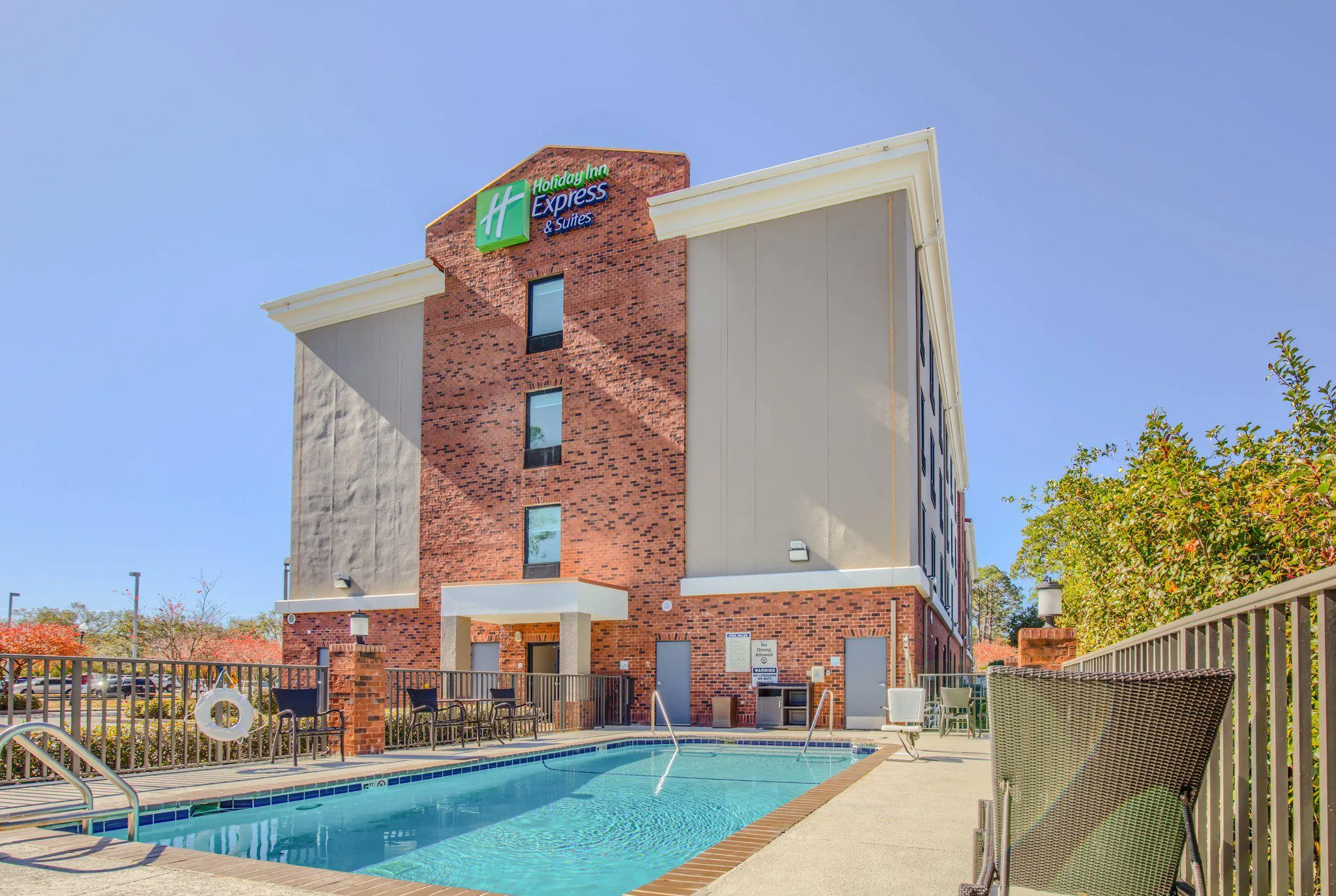 Holiday Inn Express & Suites Gulf Shores by IHG primary photo