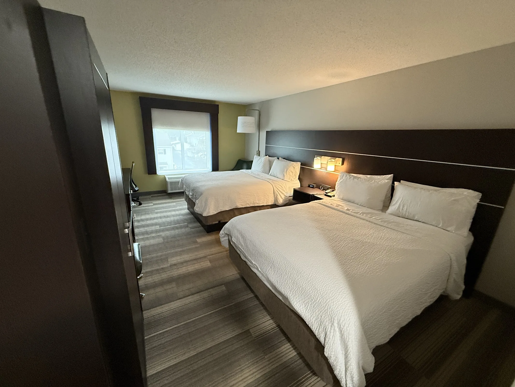 Holiday Inn Express & Suites Kansas City-Grandview primary photo