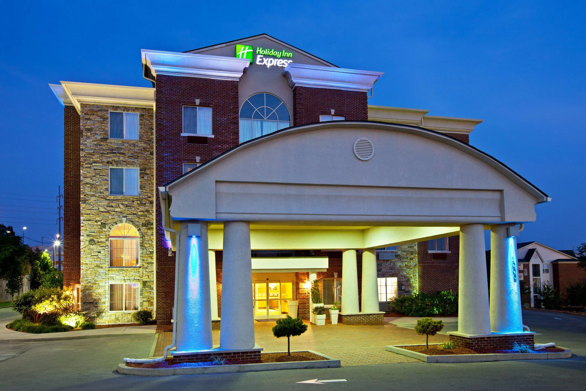 Holiday Inn Express & Suites Lexington-Downtown/University by IHG primary photo