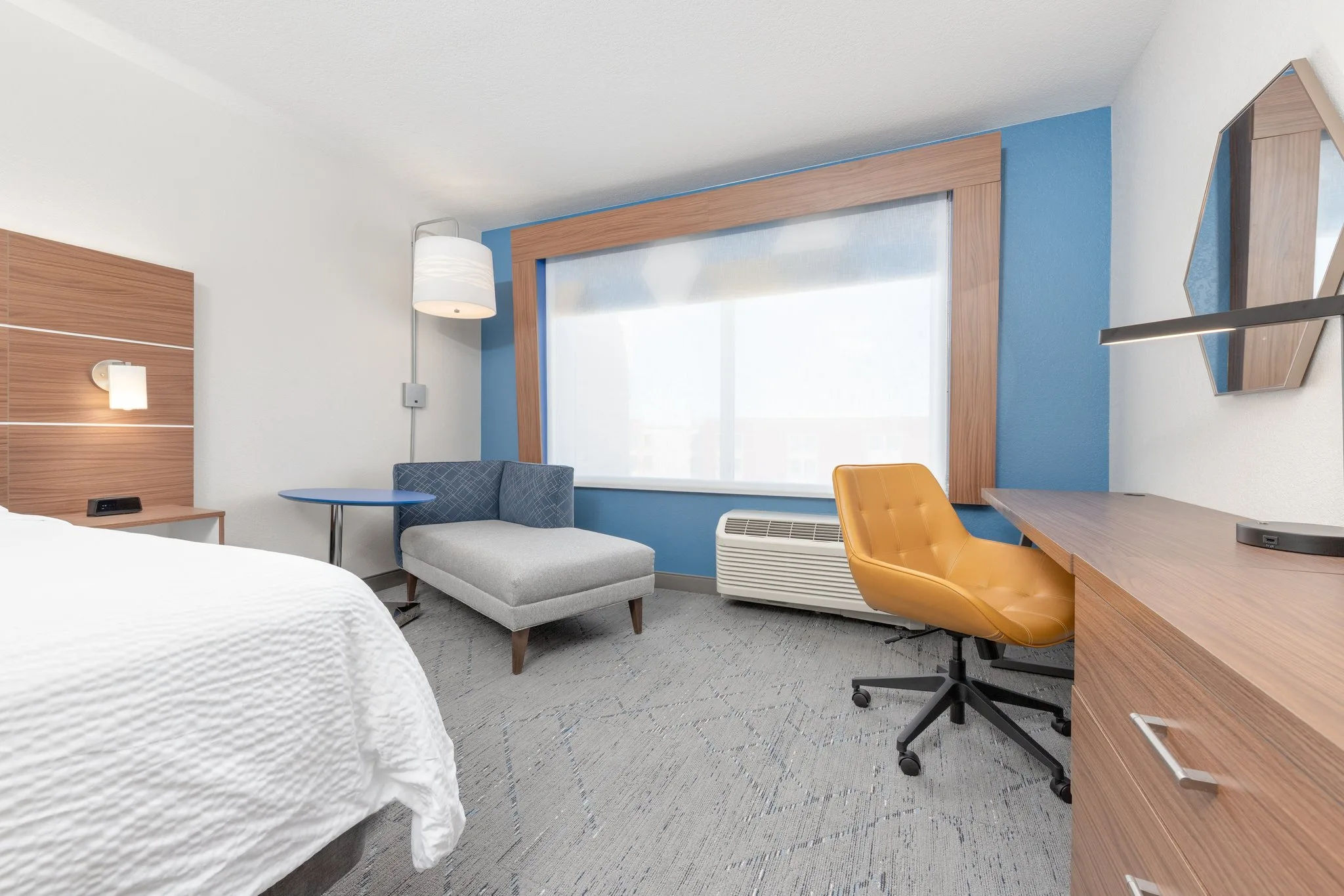 Holiday Inn Express & Suites Moore by IHG gallery image