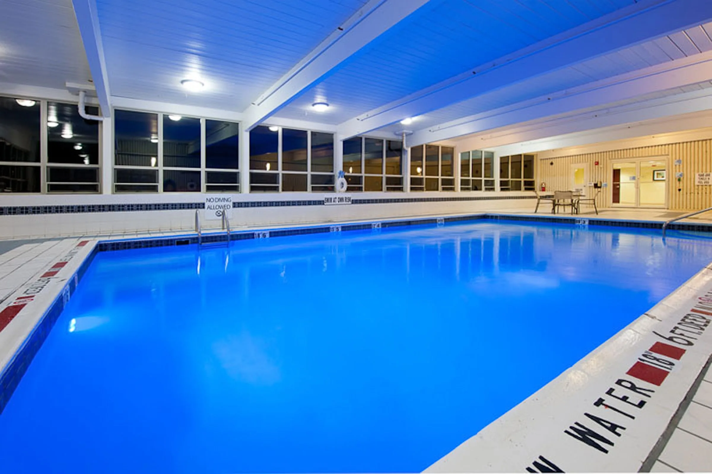 Holiday Inn Express & Suites Pittsburgh West - Green Tree by IHG gallery image