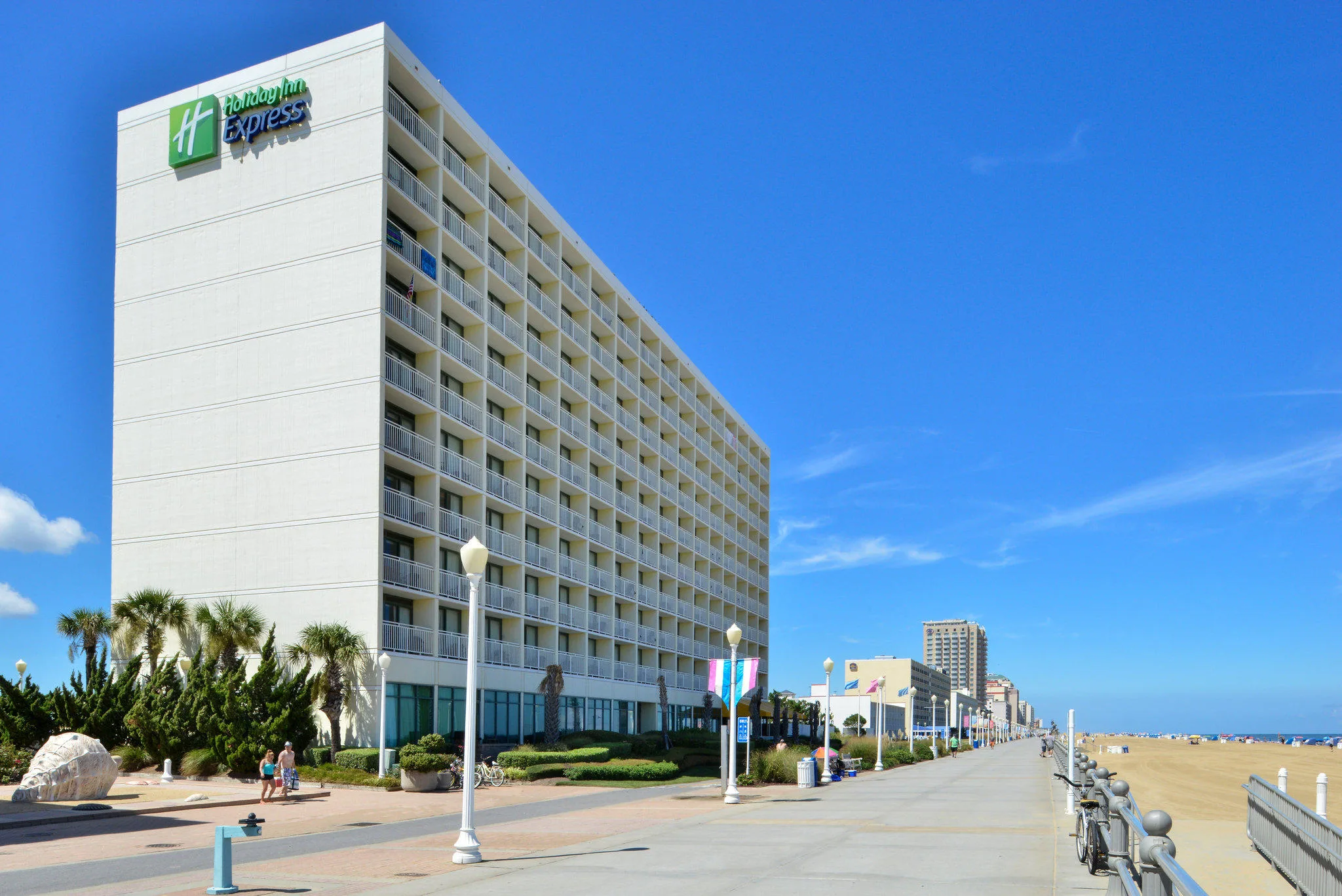 Holiday Inn Express & Suites VA Beach Oceanfront by IHG gallery image