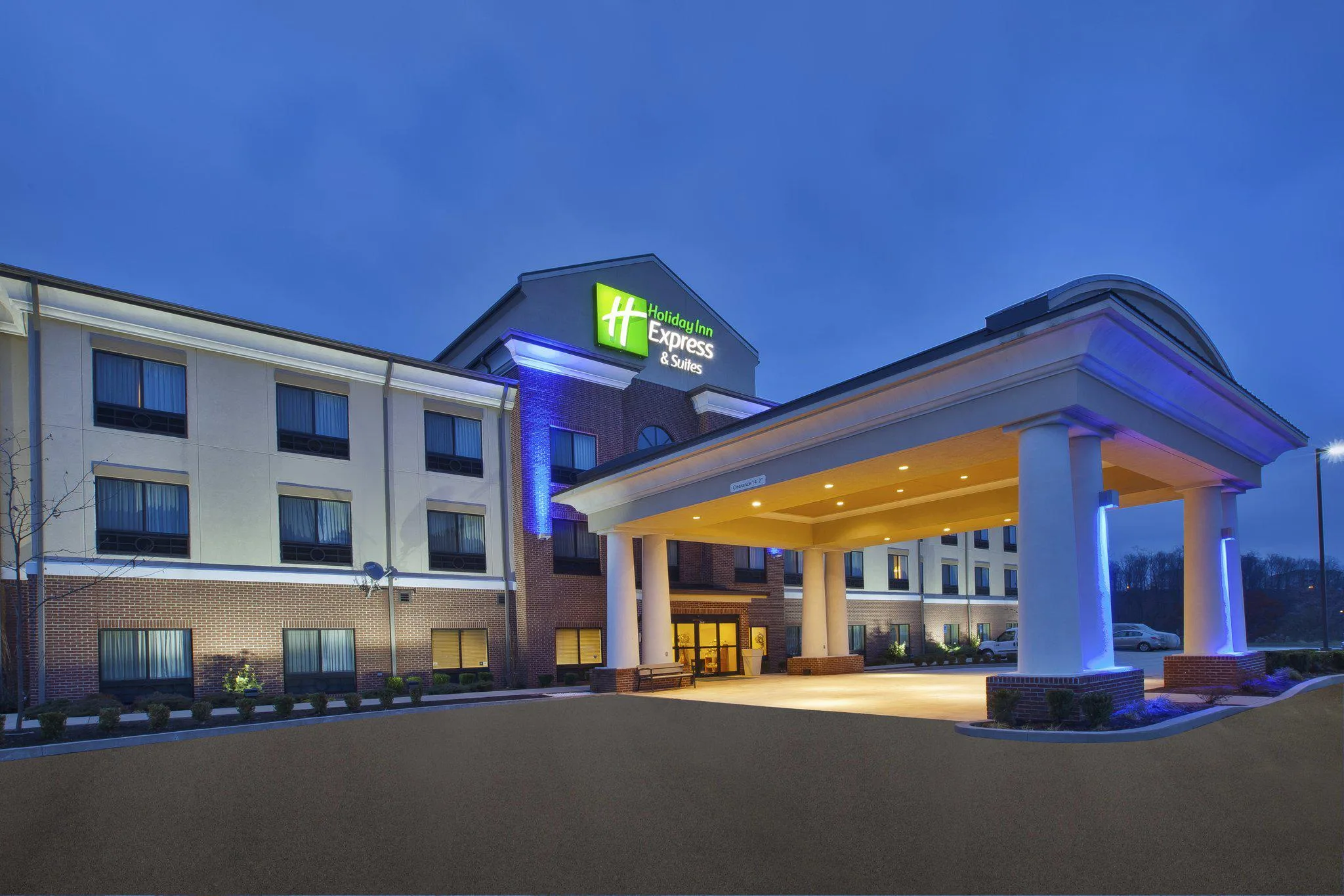 Holiday Inn Express & Suites Wheeling by IHG primary photo