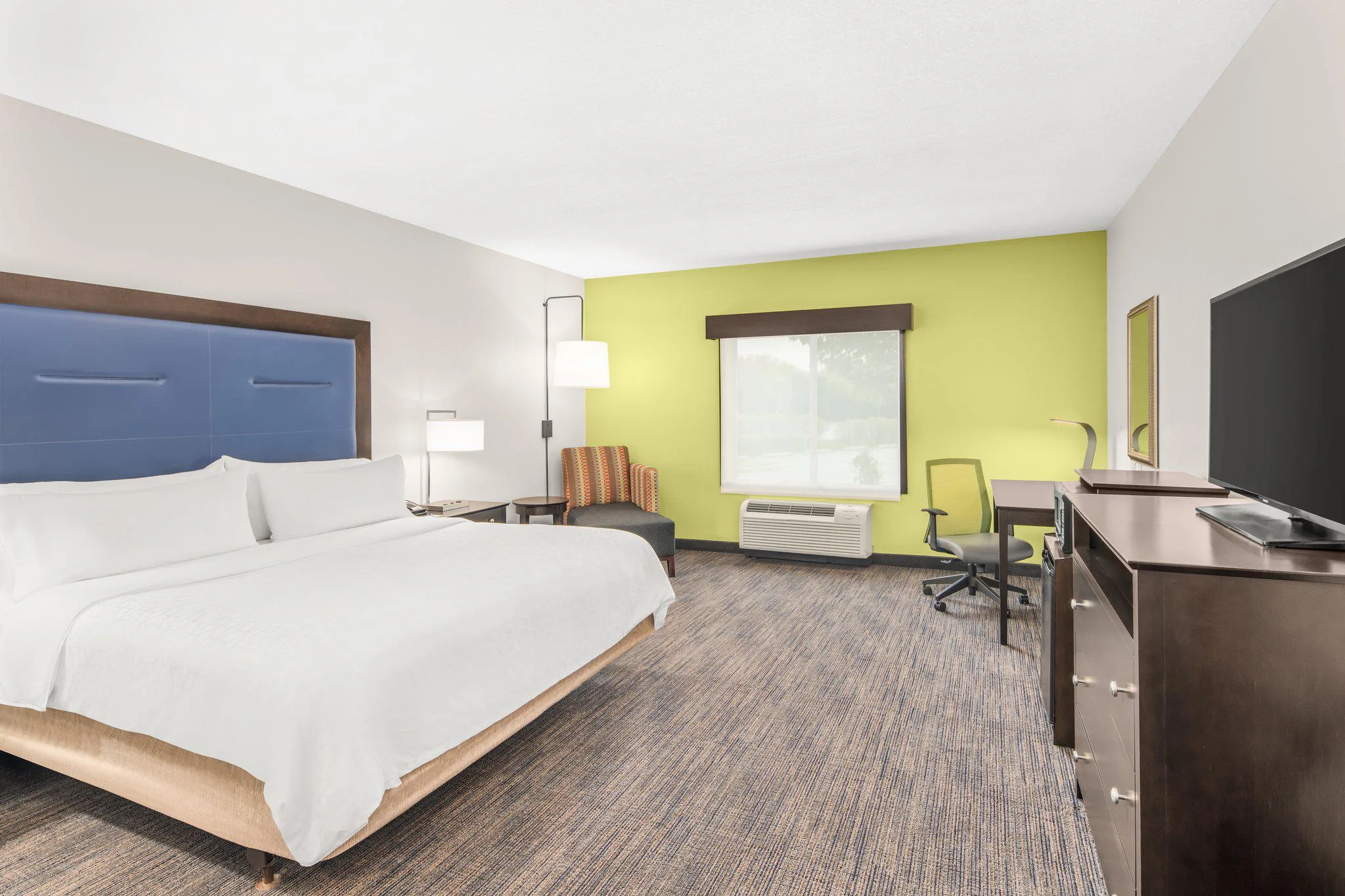 Holiday Inn Express & Suites Wilmington-Newark by IHG primary photo