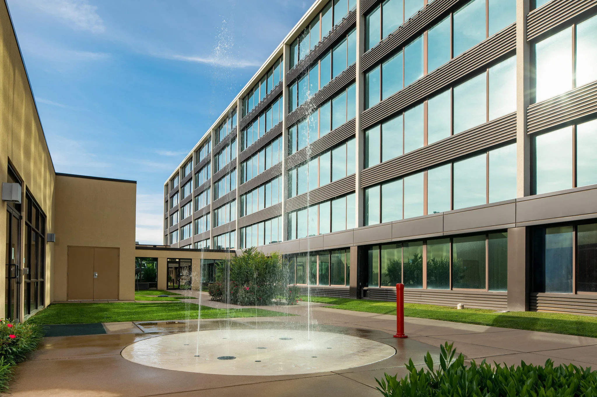 Holiday Inn & Suites Charleston West by IHG primary photo