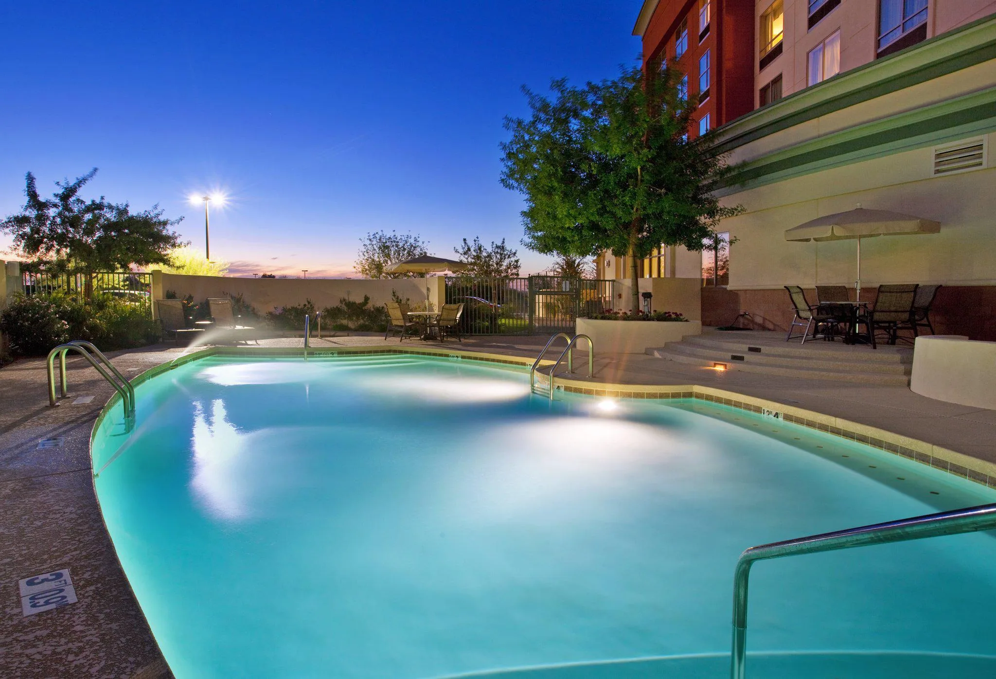 Holiday Inn & Suites Phoenix Airport by IHG gallery image