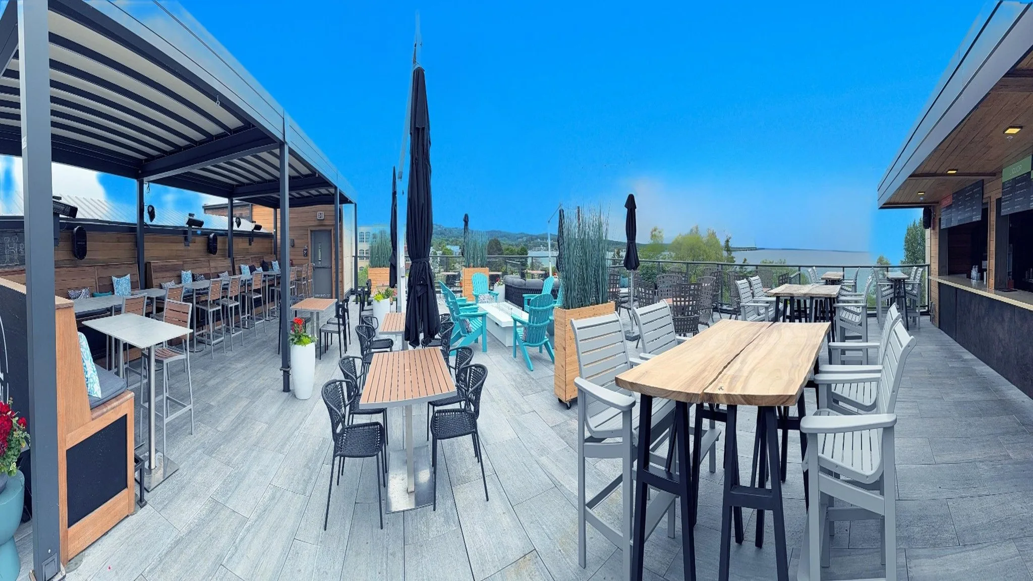 Hotel Indigo Traverse City by IHG primary photo