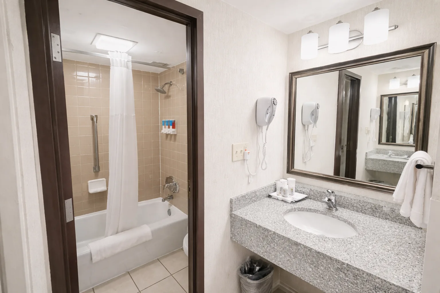 Hotel Lotus Kansas City Stadium gallery image