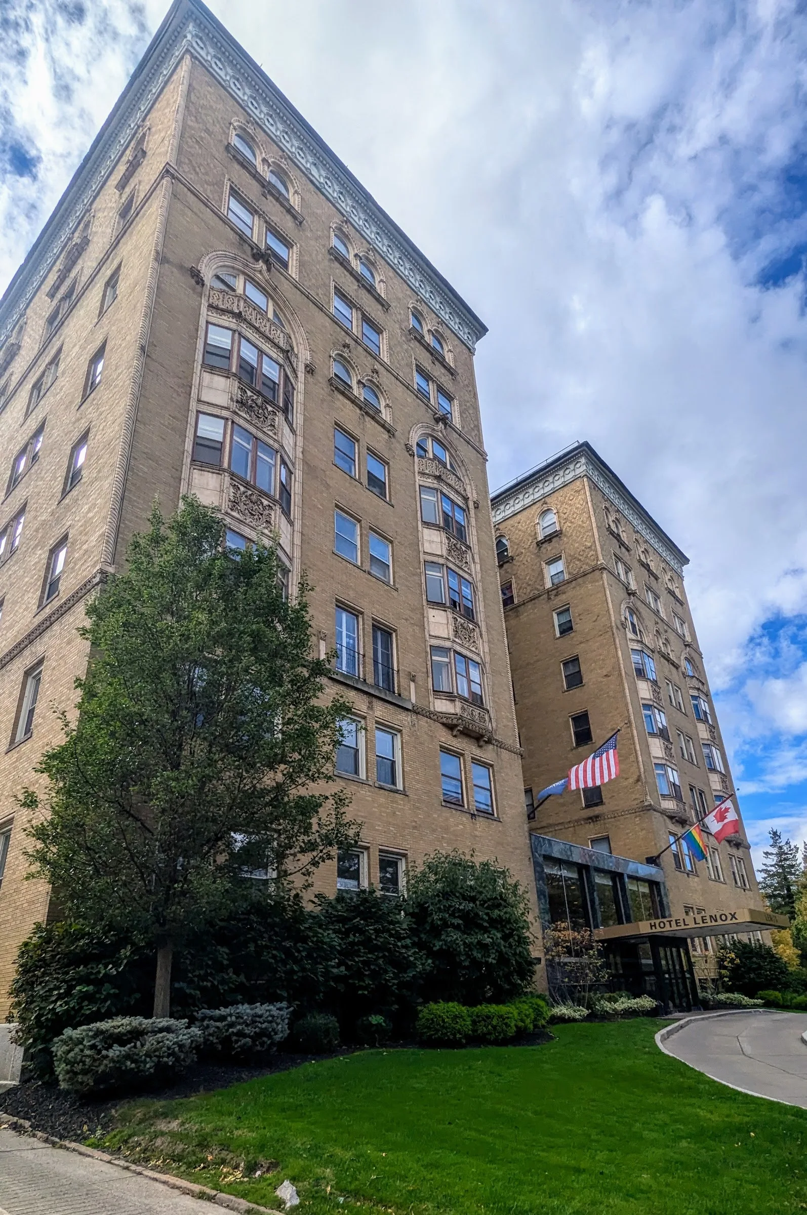 Lenox Hotel & Suites gallery image