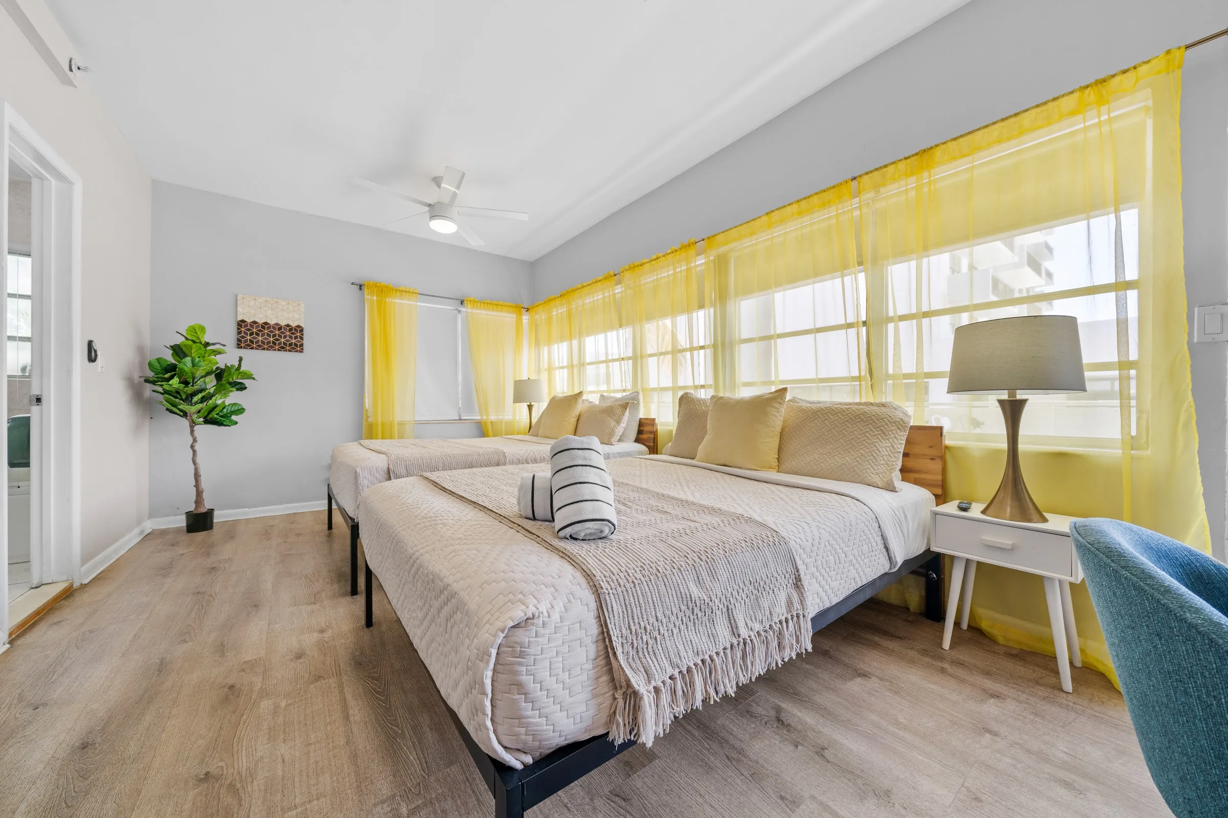 Miami International Apartments by Lowkl gallery image