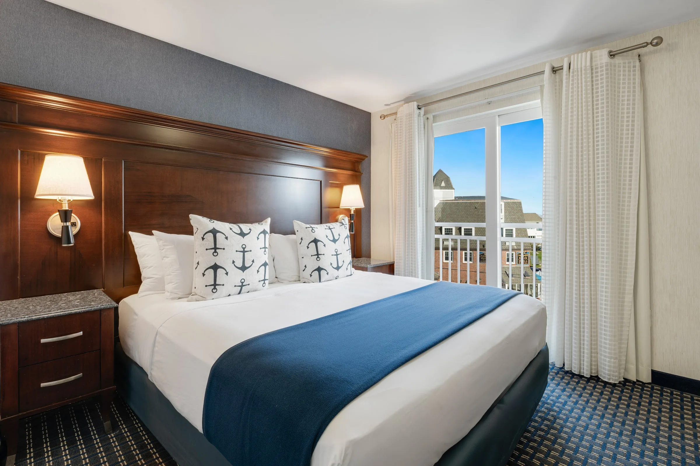 Newport Beach Hotel & Suites gallery image