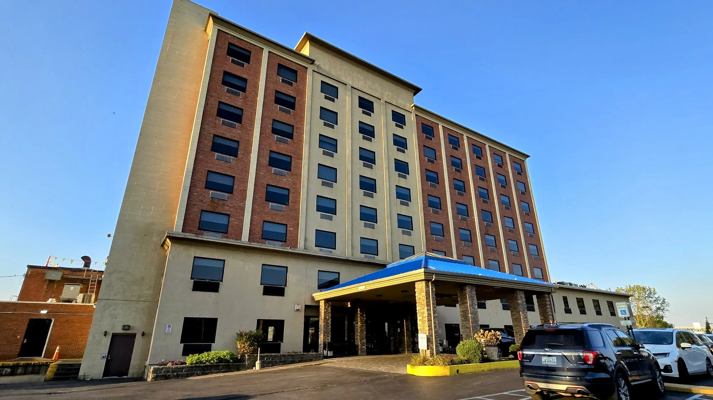 Niagara Riverside Resort primary photo