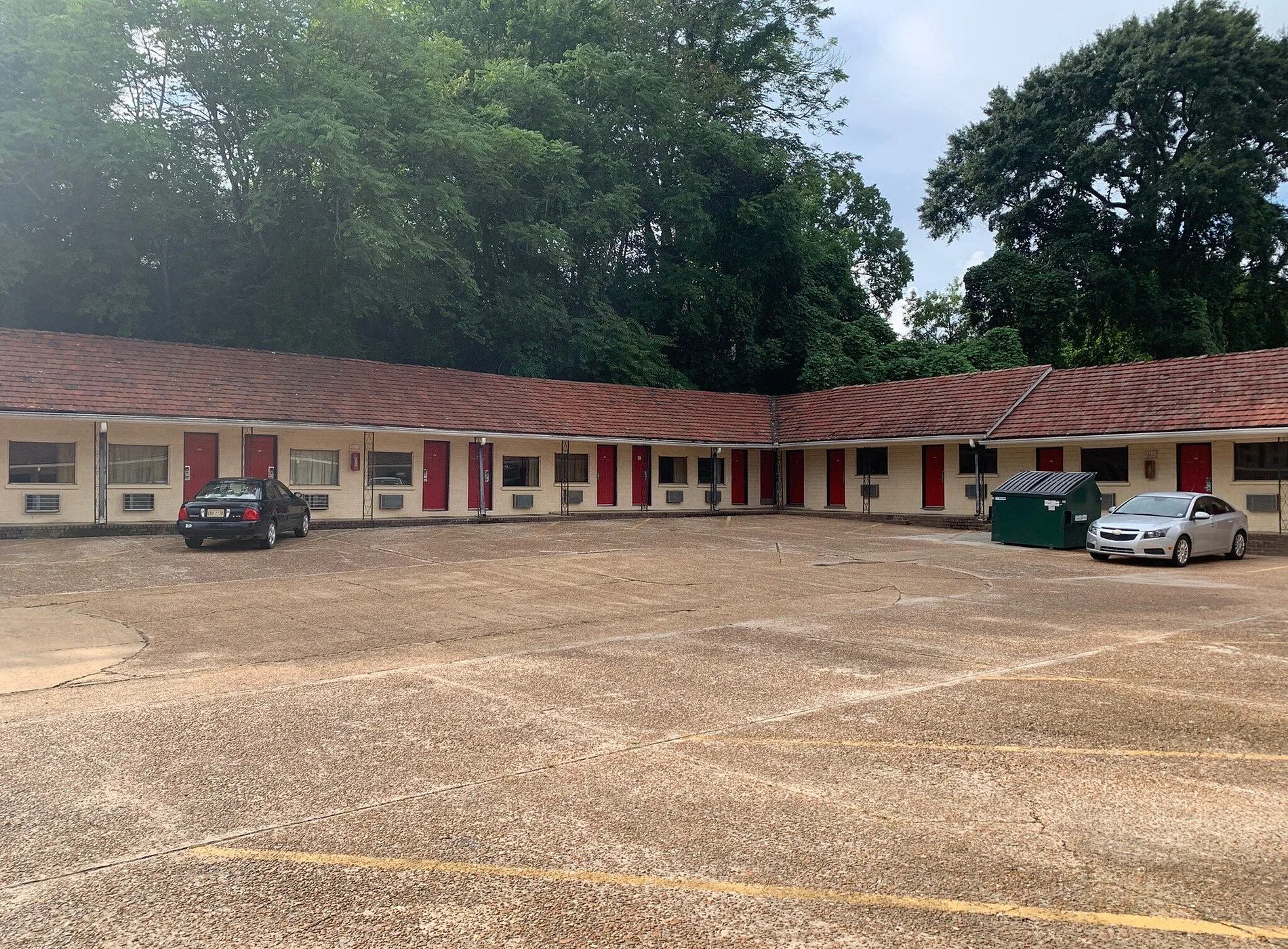 Ole Miss Motel primary photo