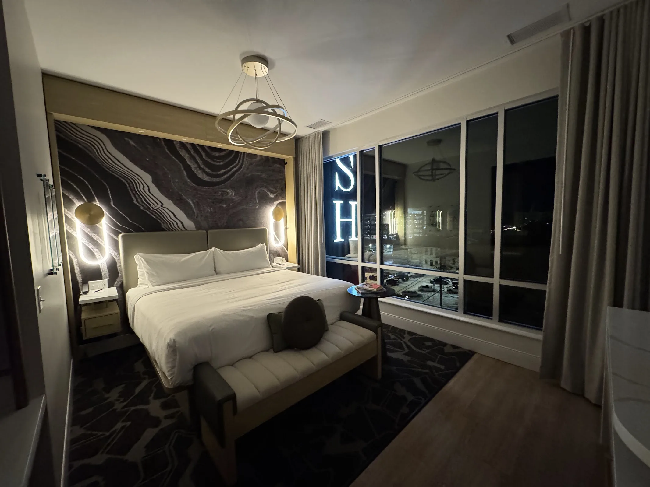 POSH on Kirkwood, A Boutique Hotel gallery image