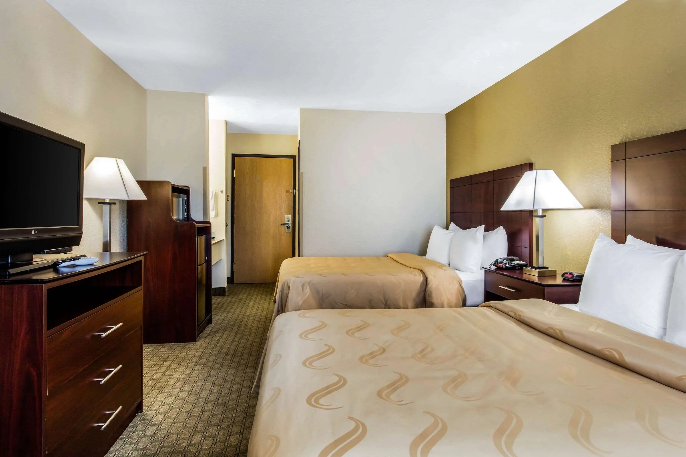 Quality Inn Batesville gallery image