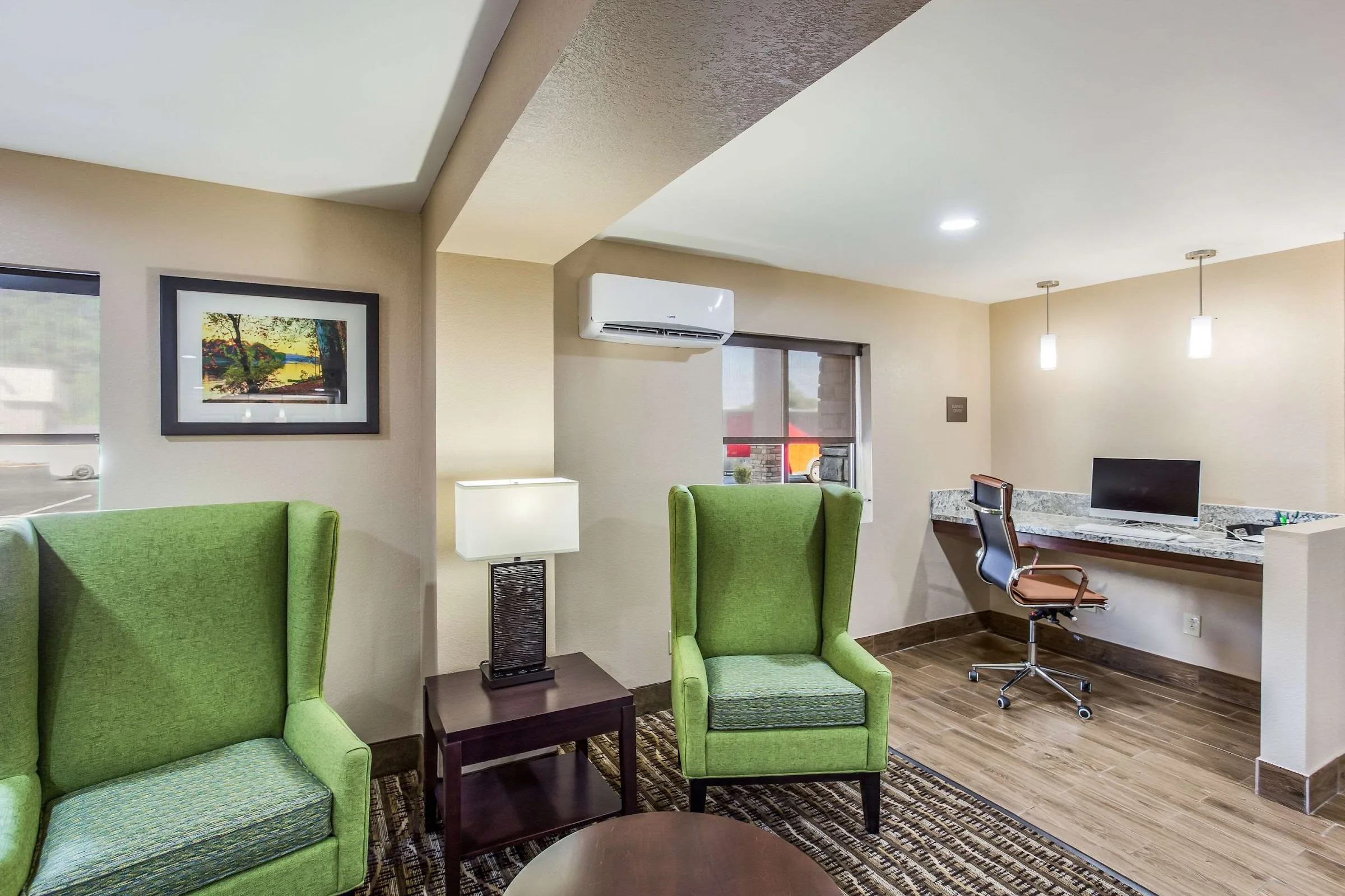 Quality Inn Charleston South gallery image