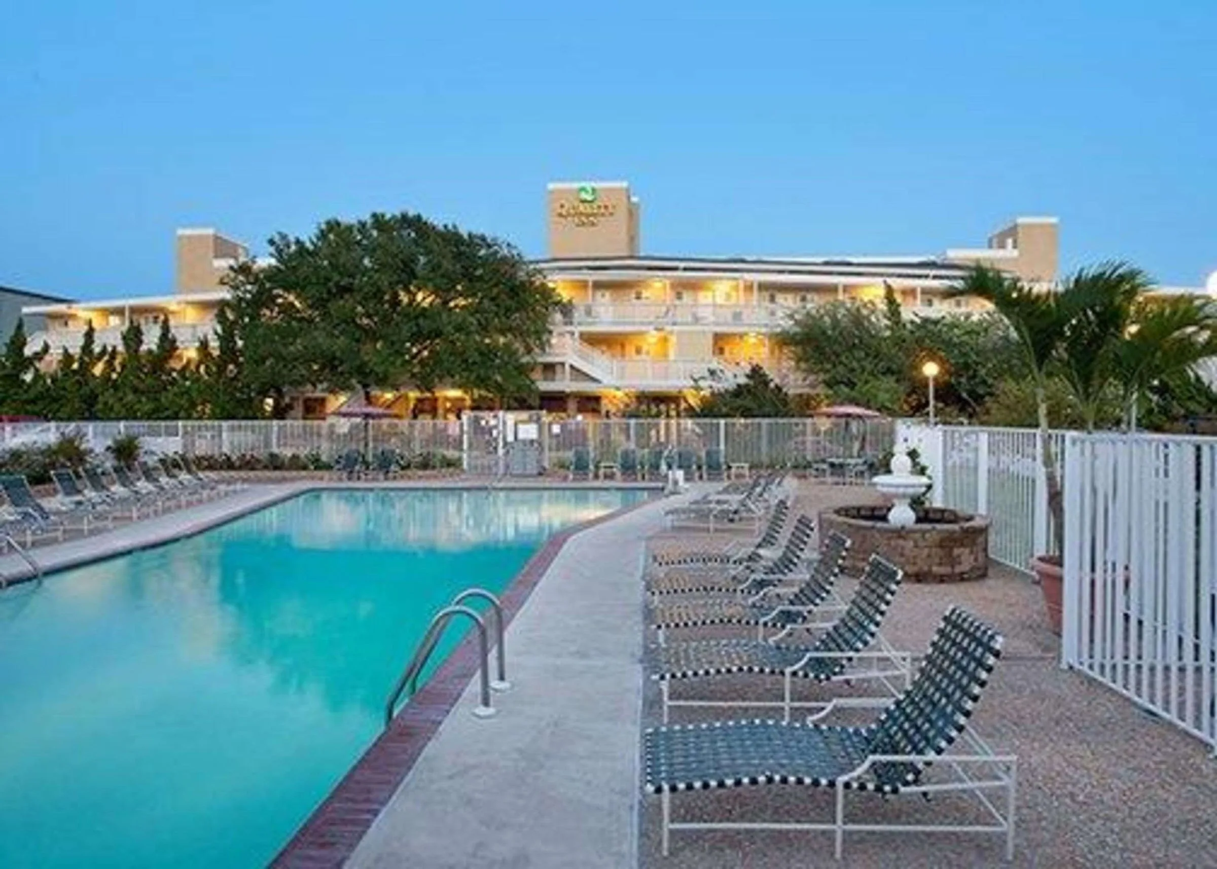 Quality Inn Oceanfront gallery image