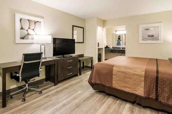 Quality Inn & Suites Dallas-Cityplace gallery image