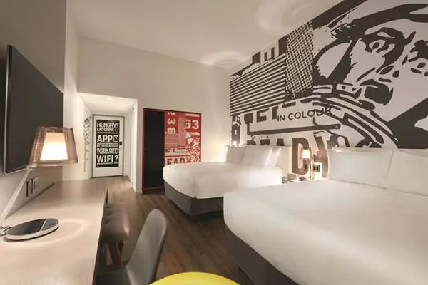 Radisson RED Minneapolis Downtown gallery image