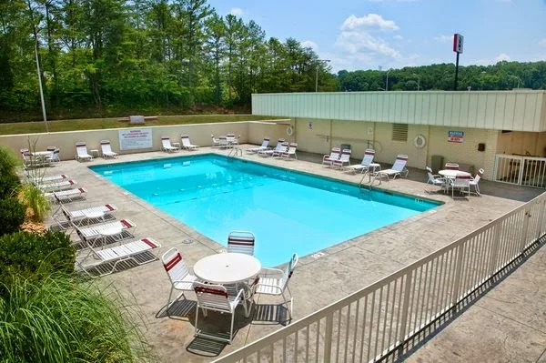 Red Roof Inn Knoxville Central - Papermill Road gallery image