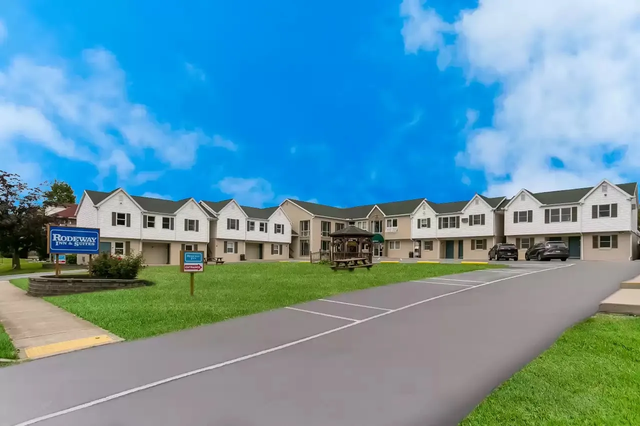 Rodeway Inn and Suites Hershey Chocolate Avenue primary photo