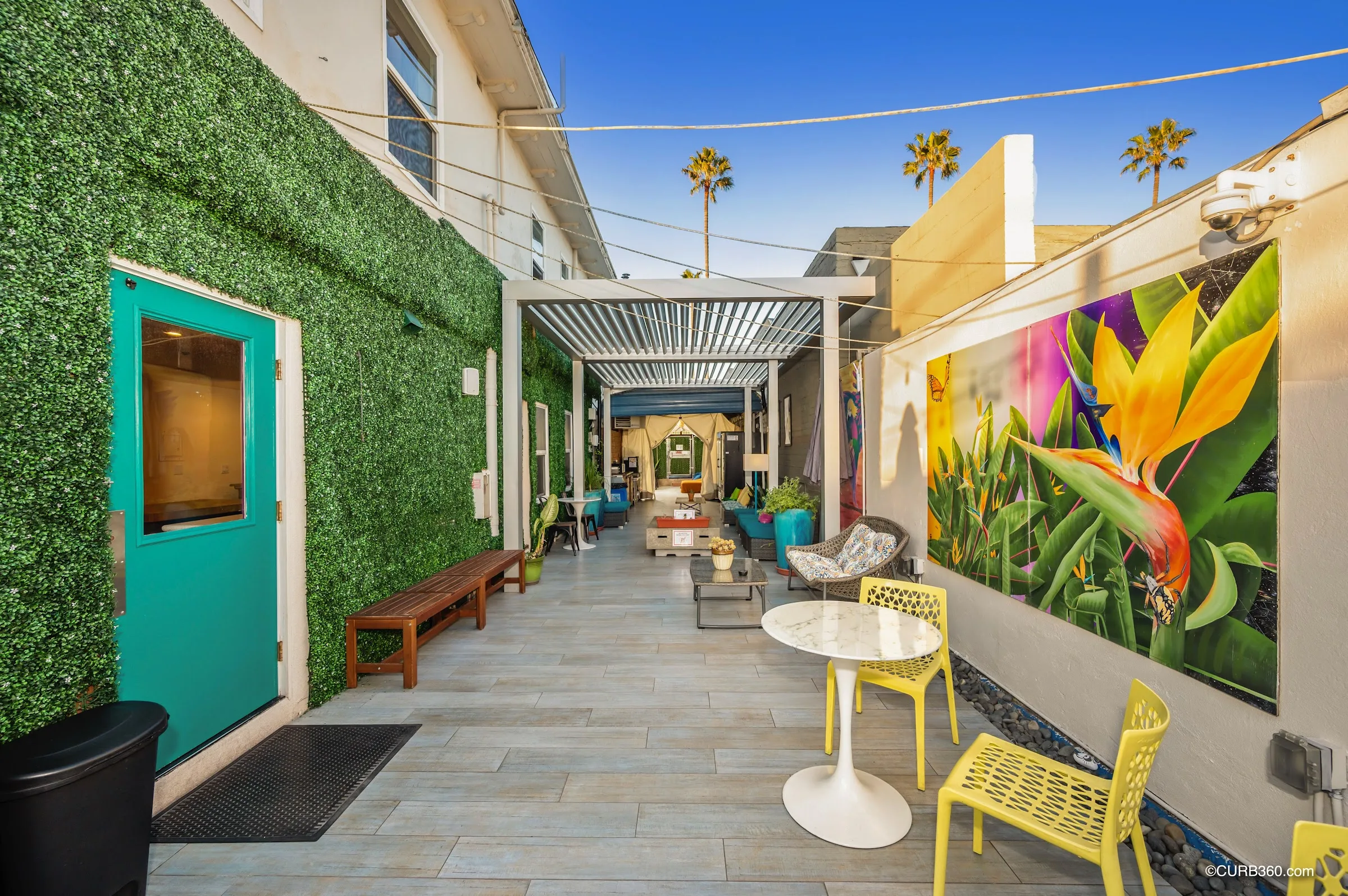 Samesun Ocean Beach - San Diego gallery image