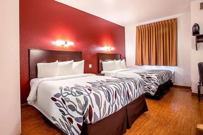 Seasons Inn Traverse City gallery image