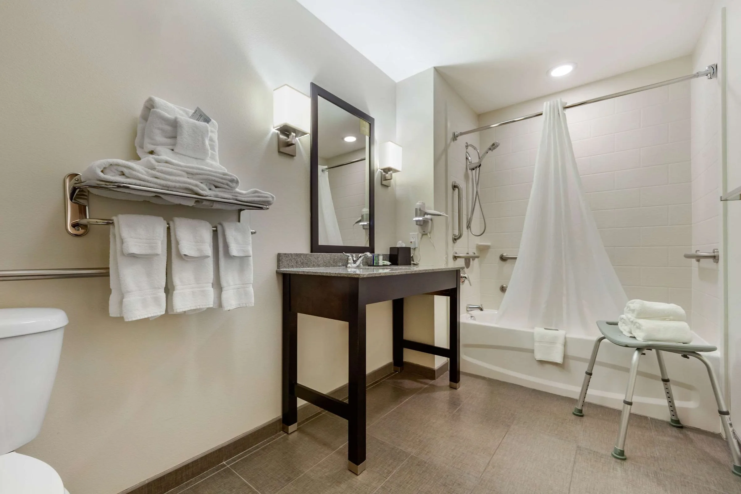 Sleep Inn & Suites Fargo Medical Center gallery image