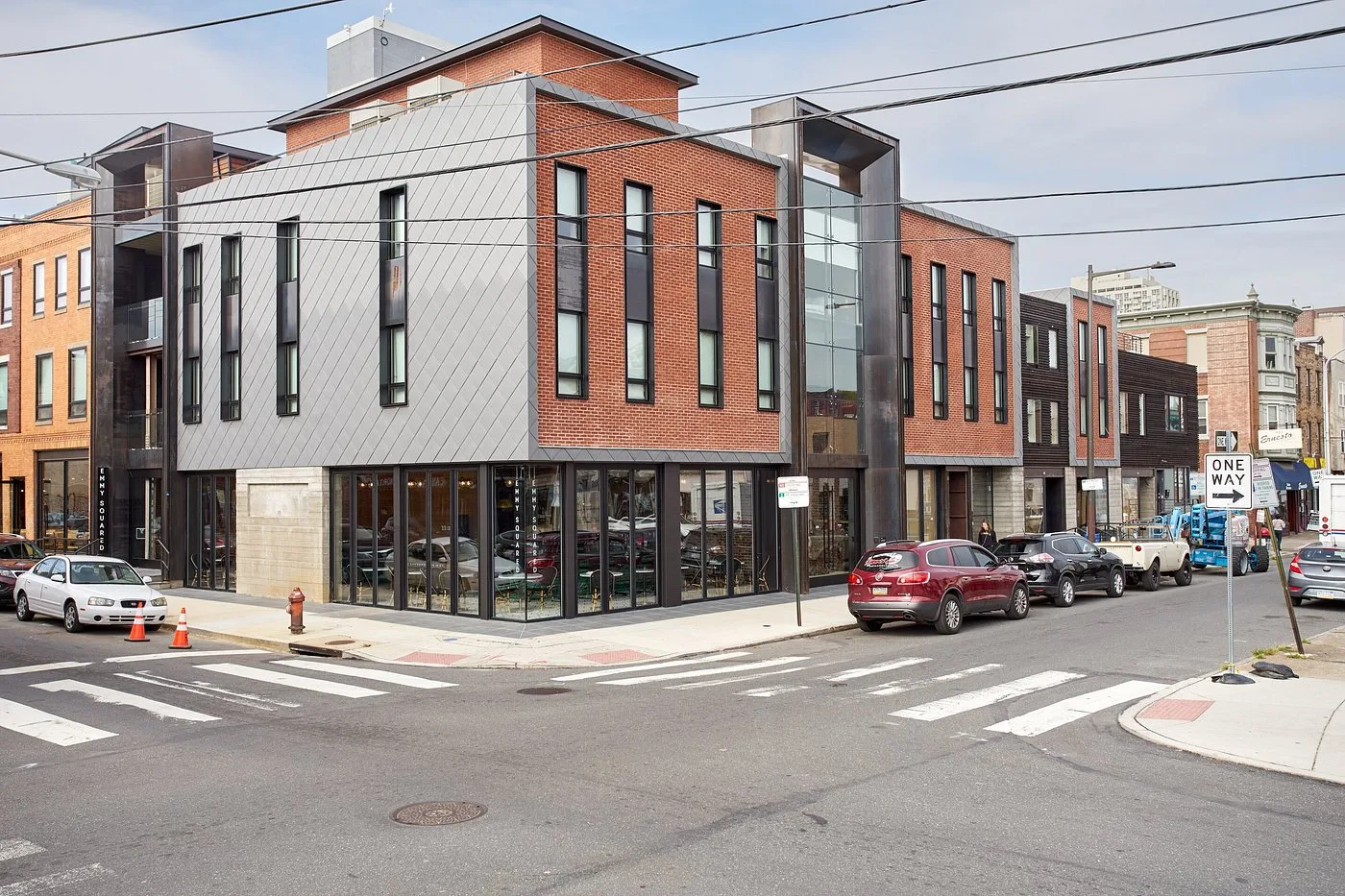 Sosuite at The Queen - Queen Village gallery image