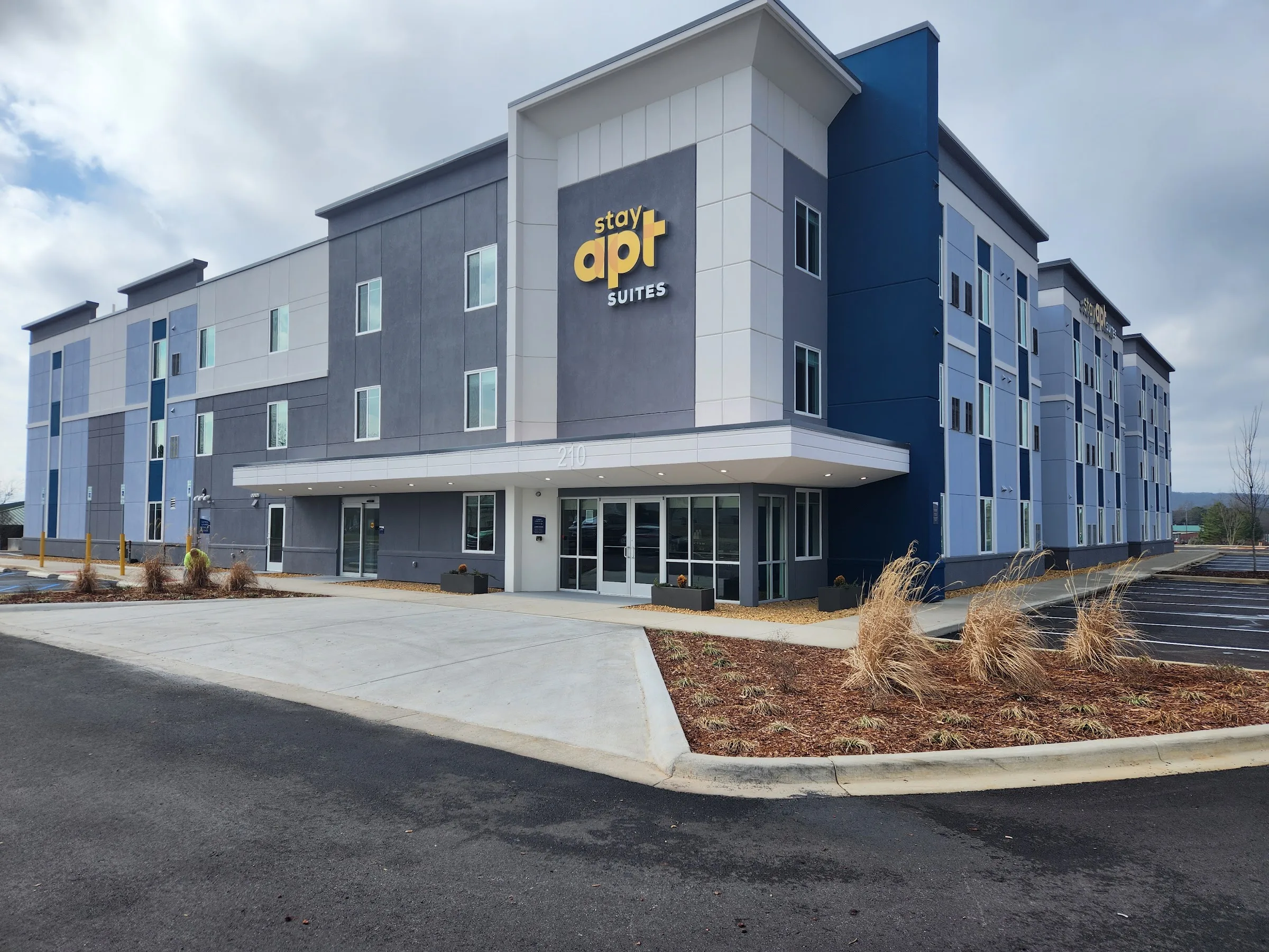 stayAPT Suites Huntsville gallery image