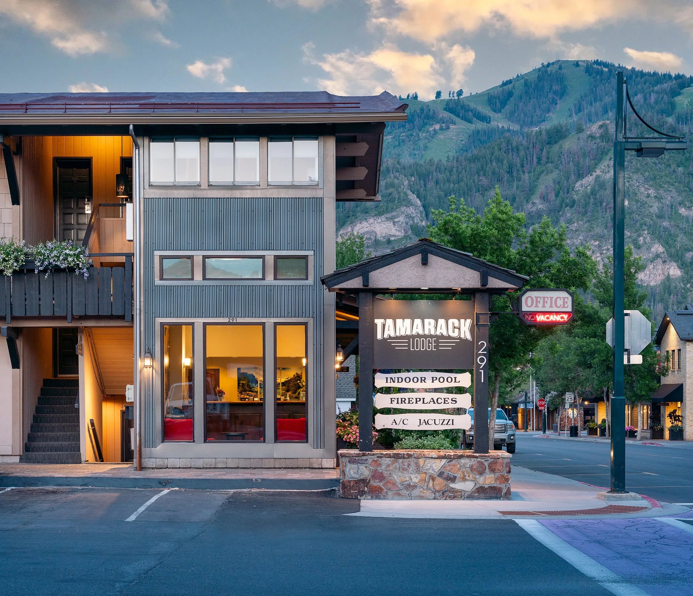 Tamarack Lodge gallery image