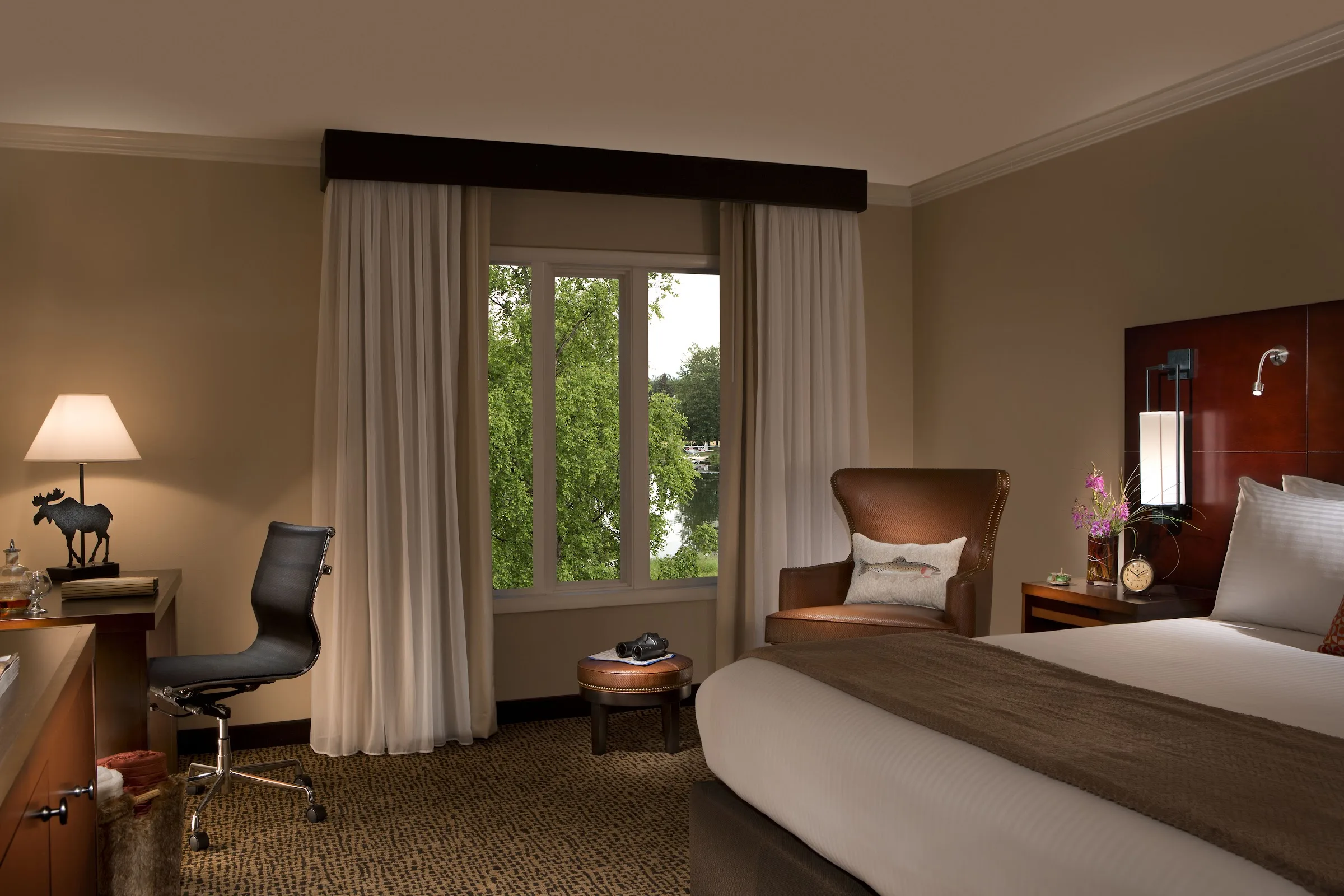 The Lakefront Anchorage gallery image